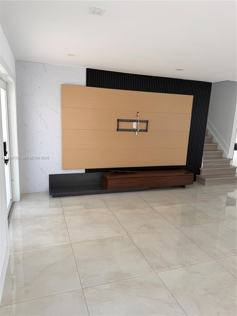 SPANISH LAKES - Residential Lease