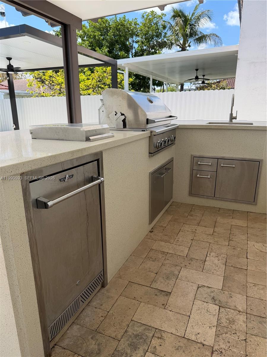 SPANISH LAKES - Residential Lease