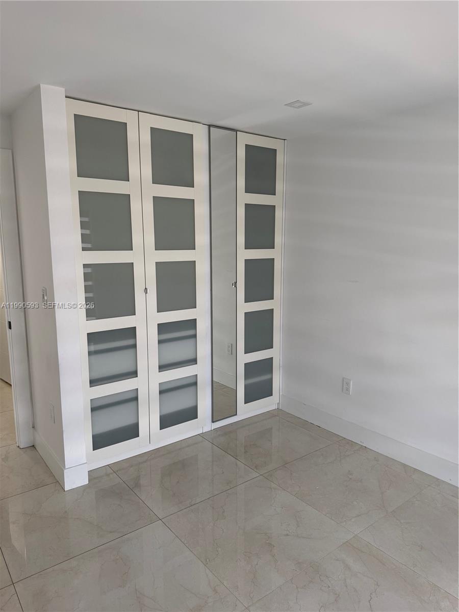 SPANISH LAKES - Residential Lease