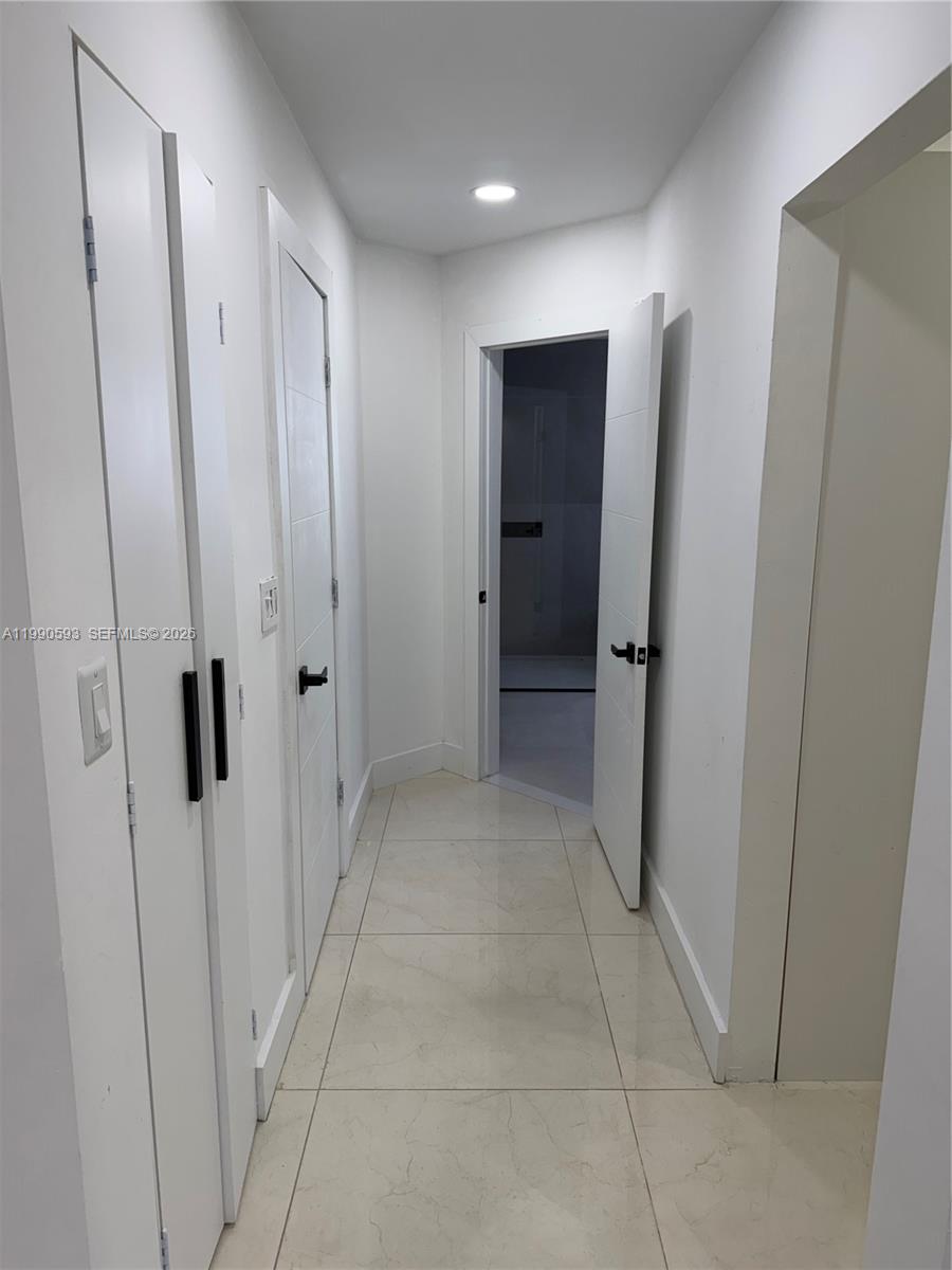 SPANISH LAKES - Residential Lease