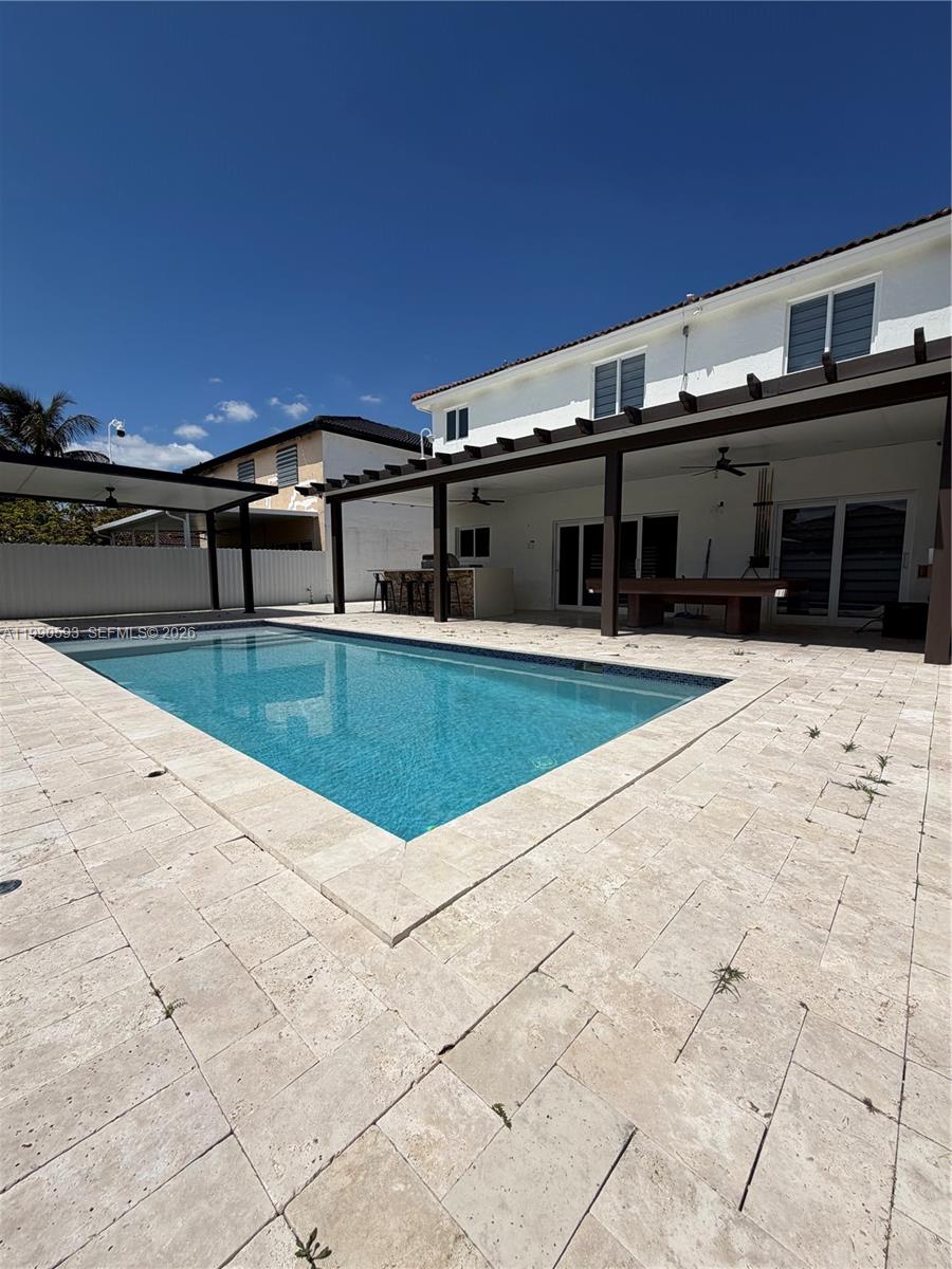 SPANISH LAKES - Residential Lease