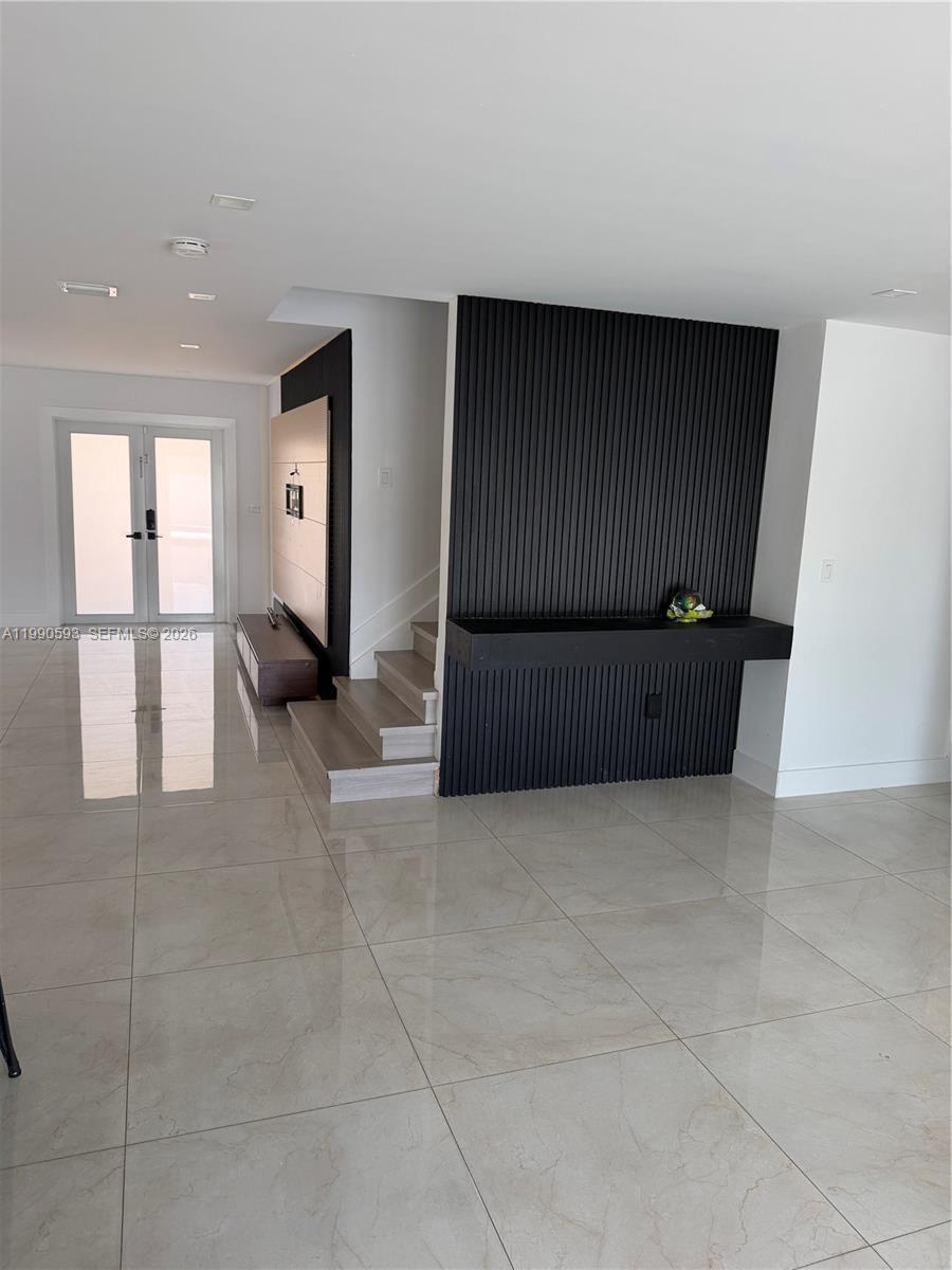 SPANISH LAKES - Residential Lease