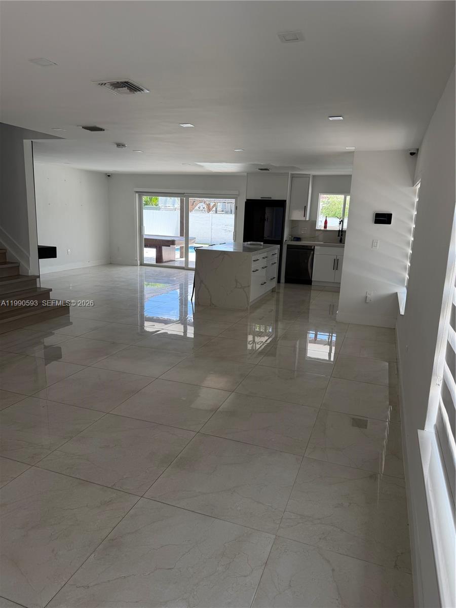 SPANISH LAKES - Residential Lease