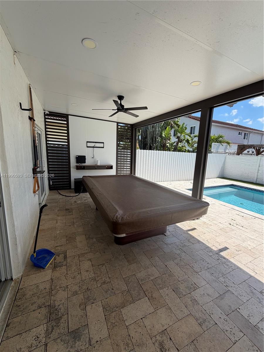 SPANISH LAKES - Residential Lease