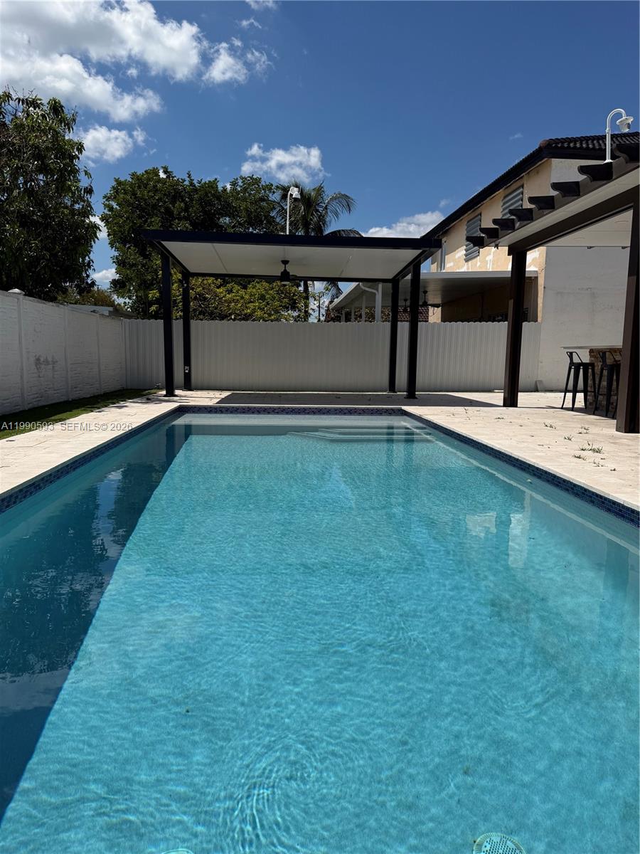 SPANISH LAKES - Residential Lease