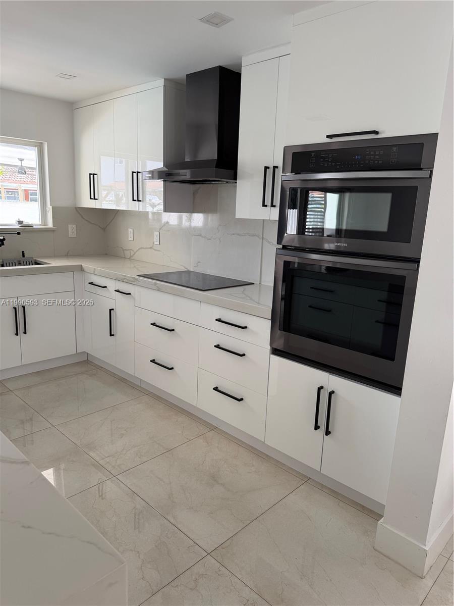 SPANISH LAKES - Residential Lease