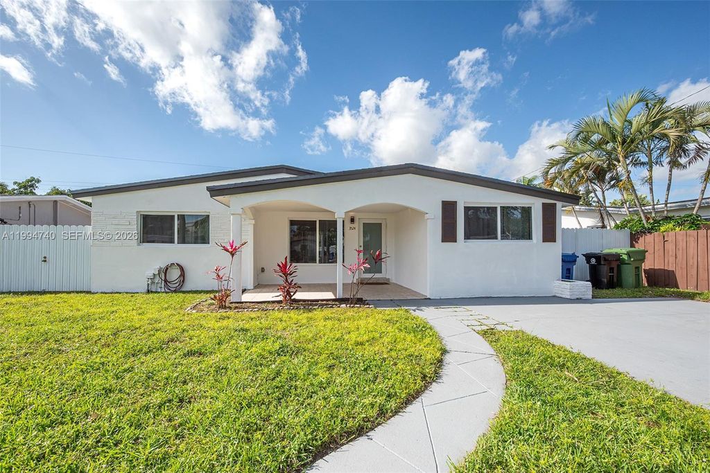 Photo of 3524 SW 14th St, Fort Lauderdale, FL 33312 (MLS # A11994740)