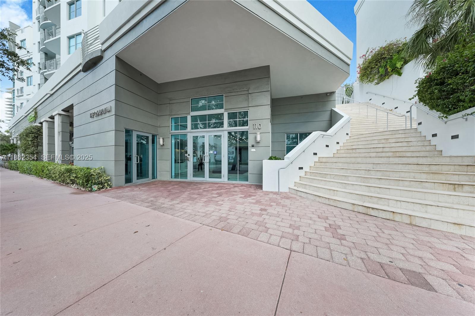 THE COSMOPOLITAN RESIDENC - Residential