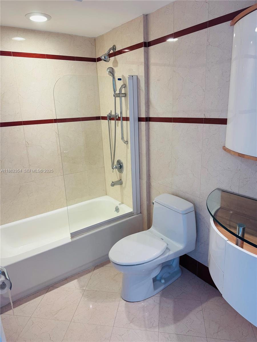 THE COSMOPOLITAN RESIDENC - Residential