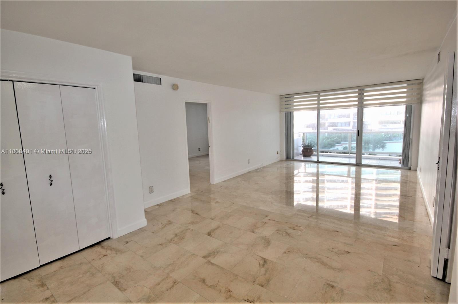 5161 Collins Ave 401