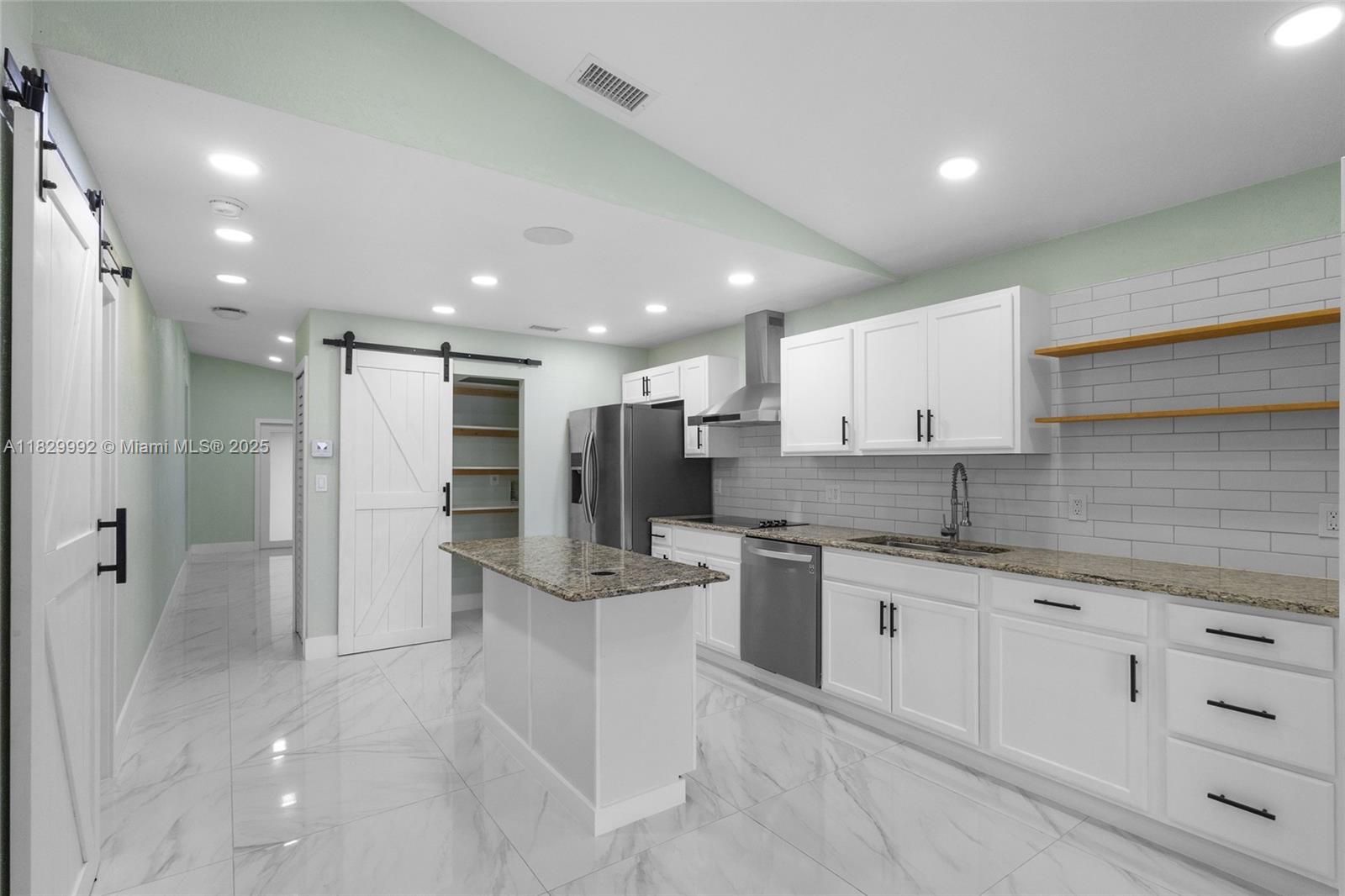 2515 W 65th St