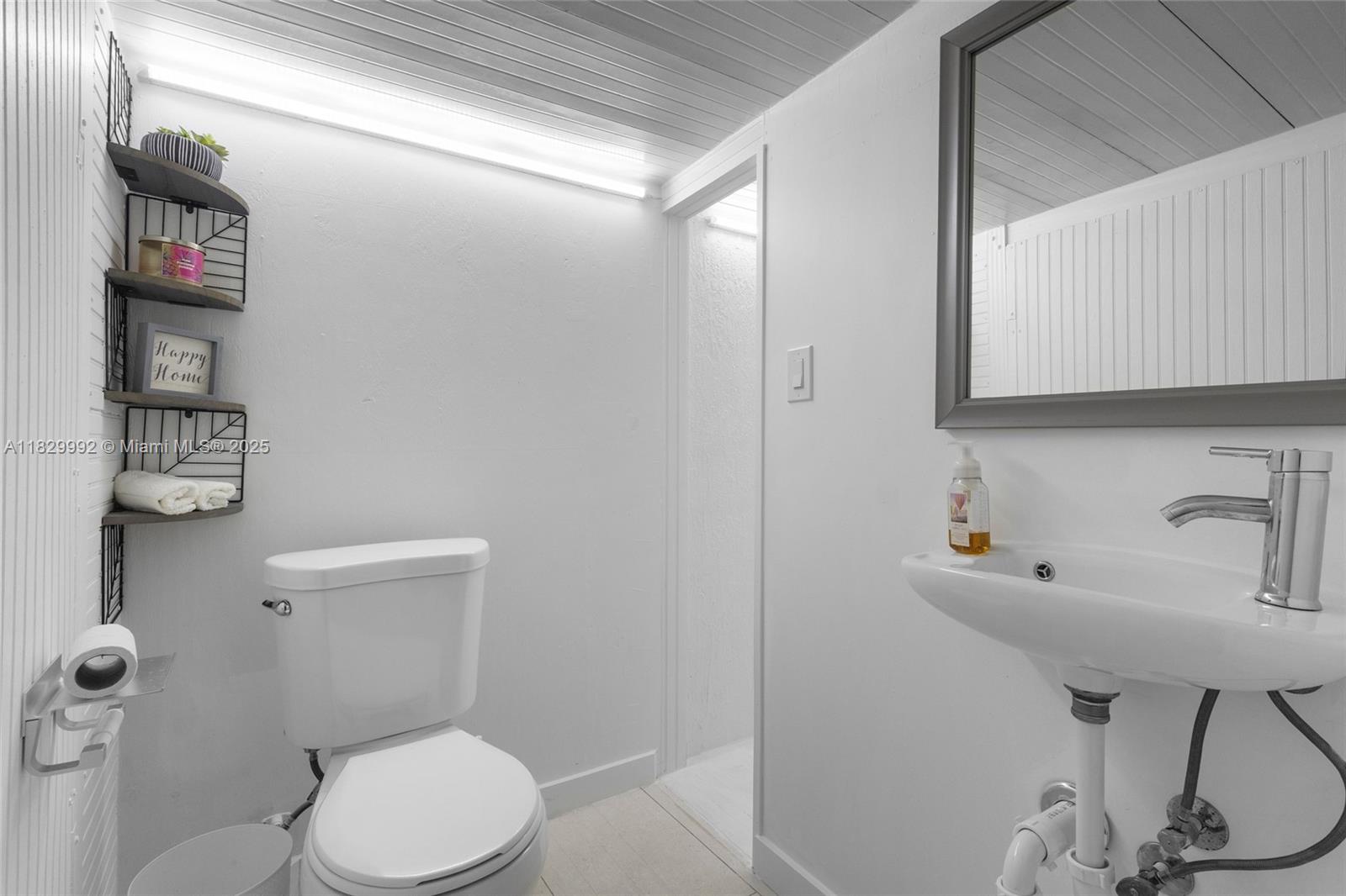 EL PRADO BY THE LAKE - Residential Lease