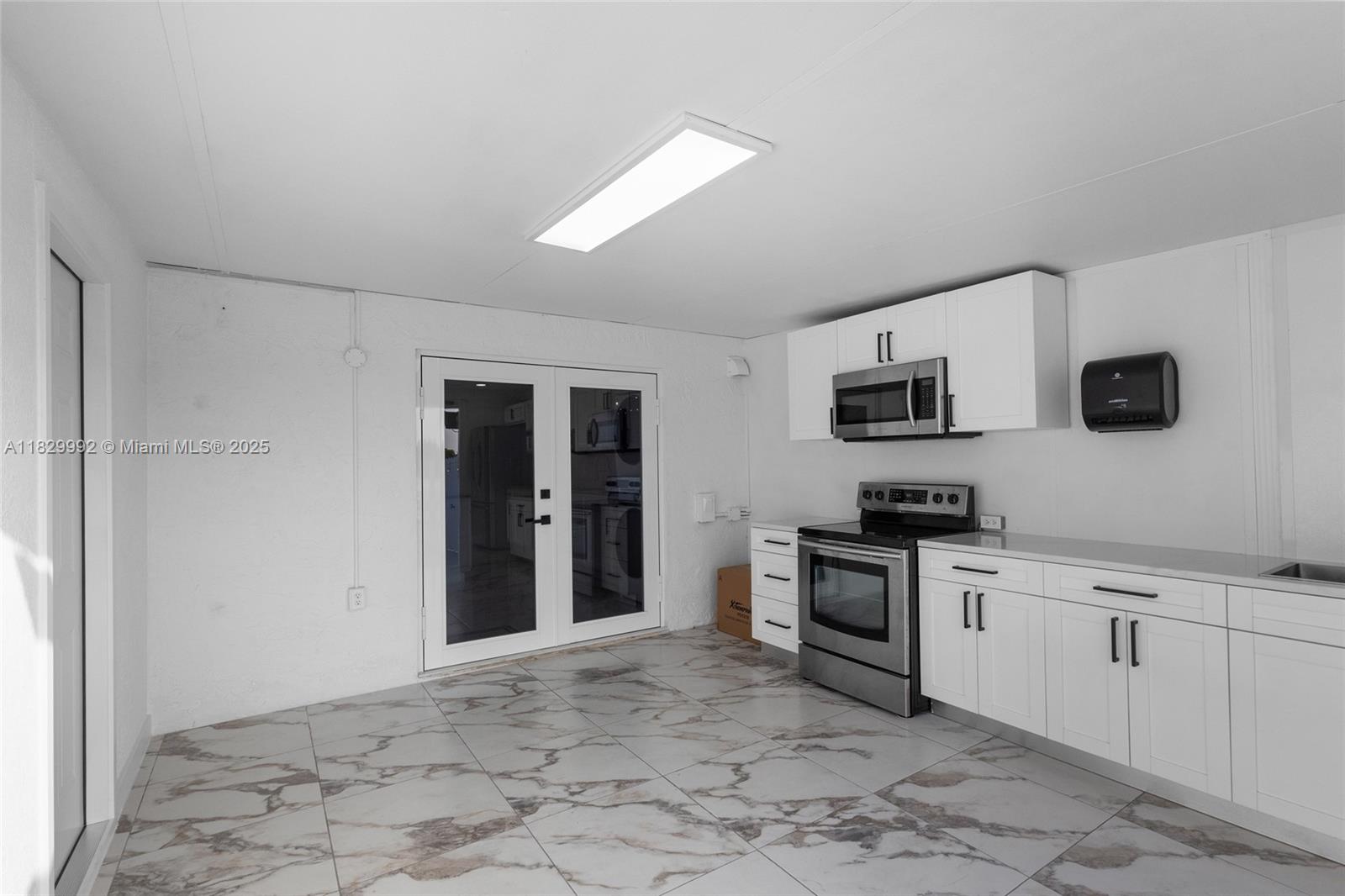 EL PRADO BY THE LAKE - Residential Lease