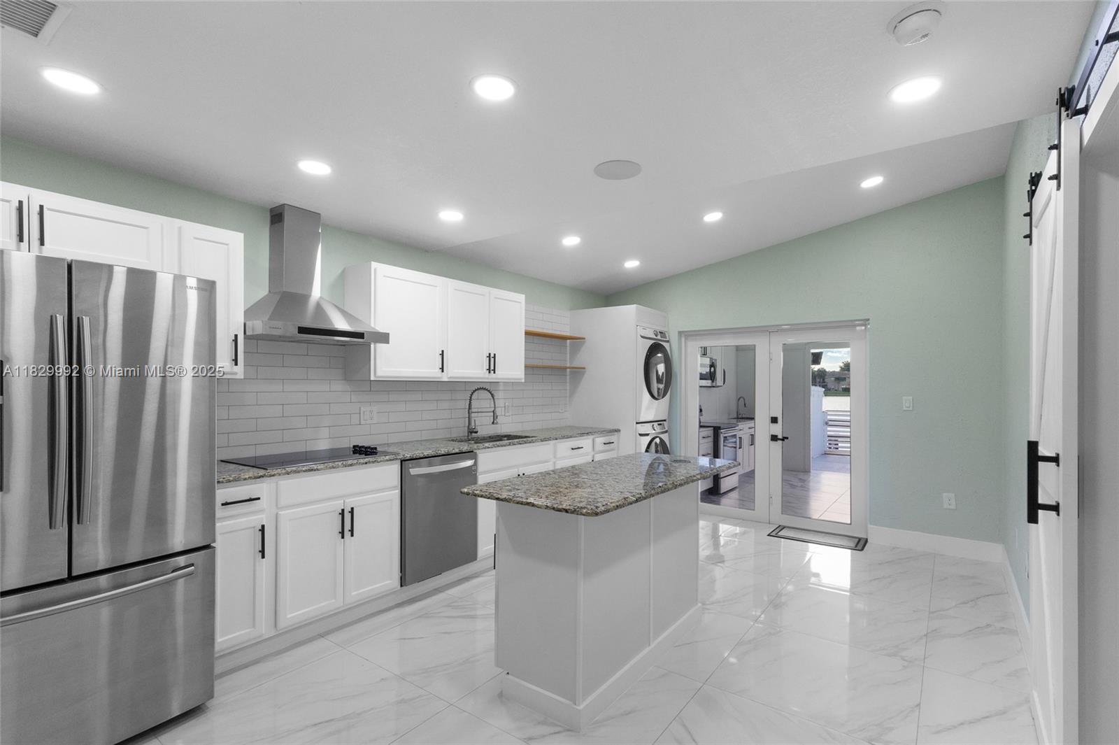 2515 W 65th St