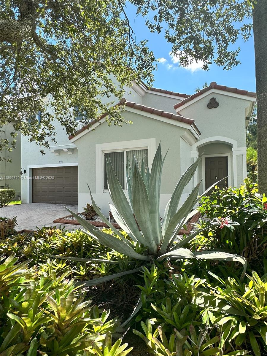 View photos, virtual tours, details... 752 NW 127th Ave