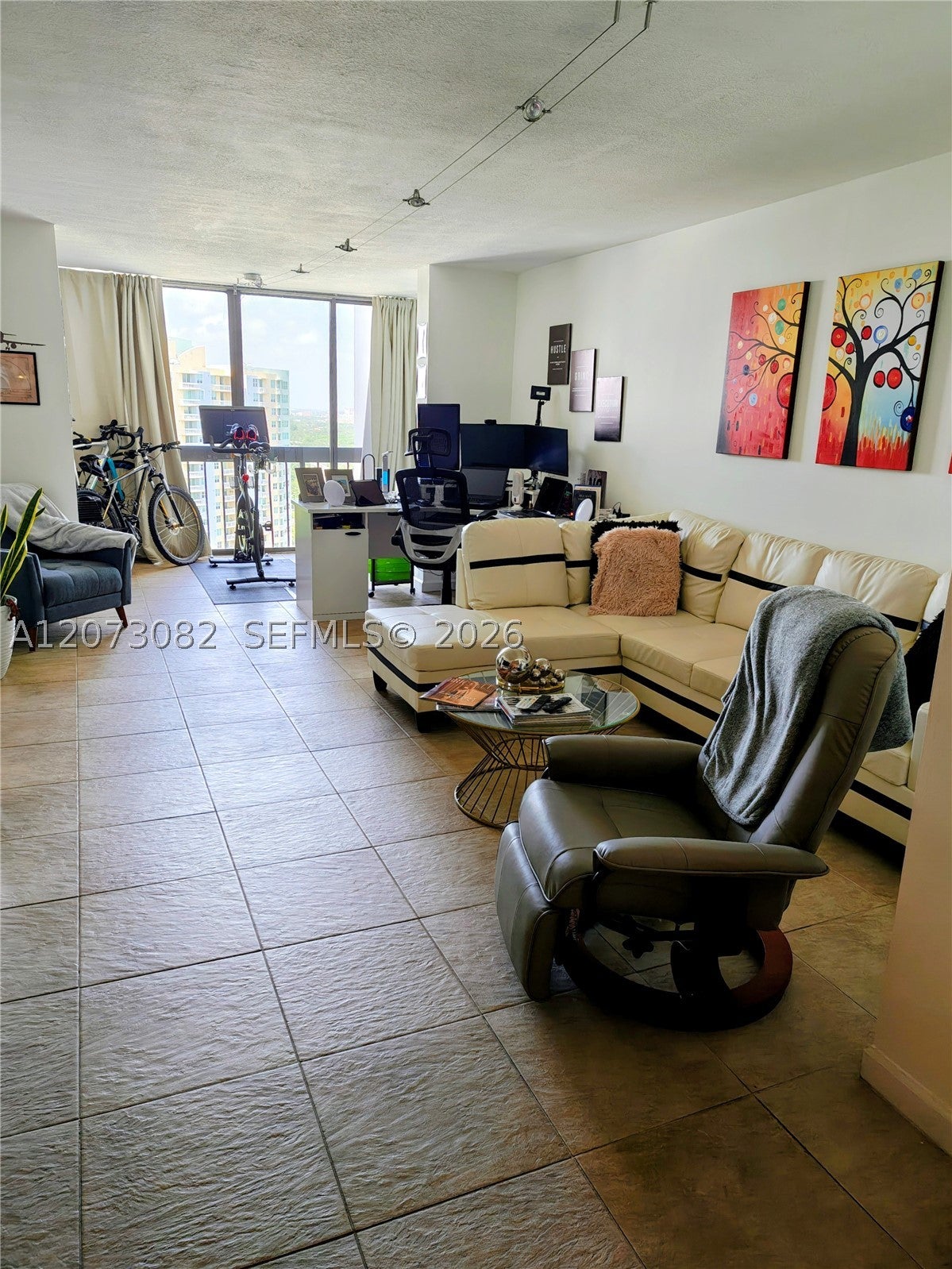 2333 Brickell Ave 2814, Miami FL 33129