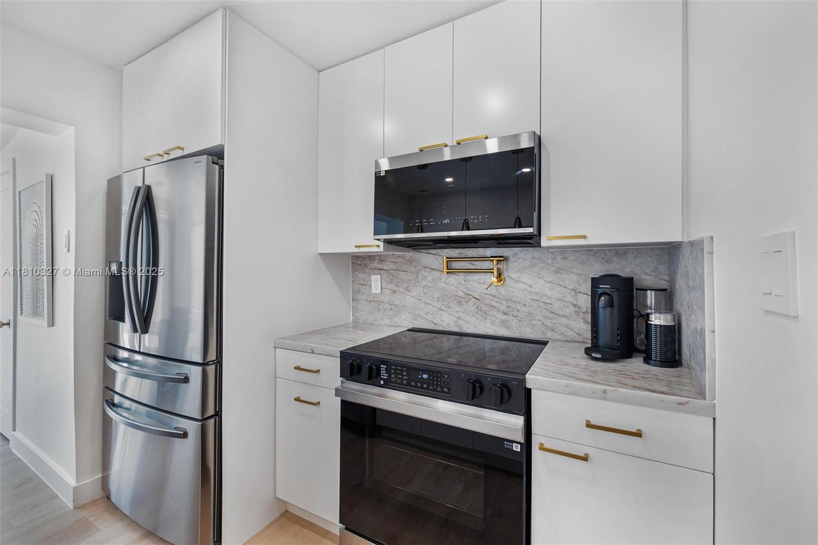 PALOMAR SUB - Residential Lease