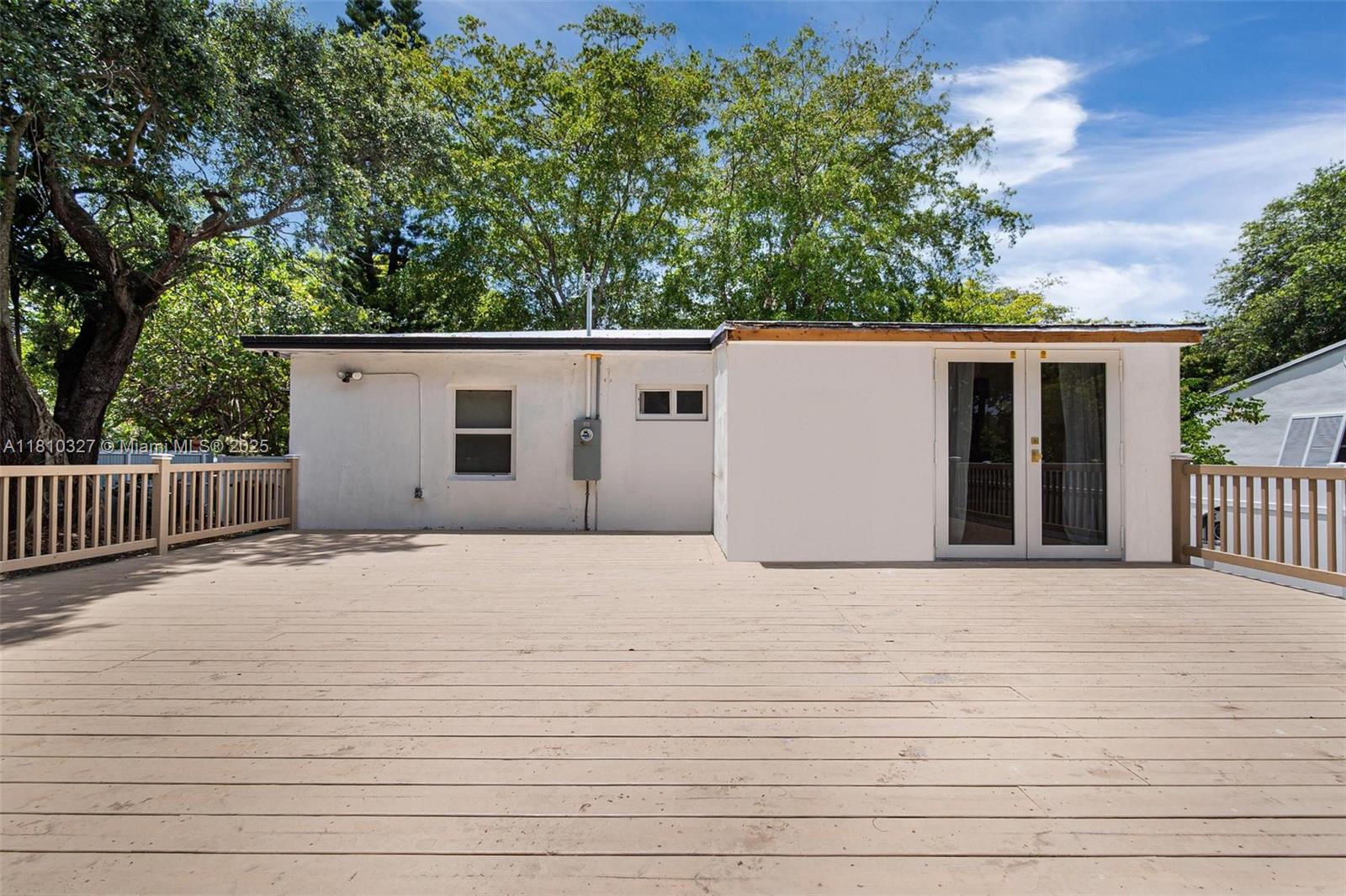 PALOMAR SUB - Residential Lease