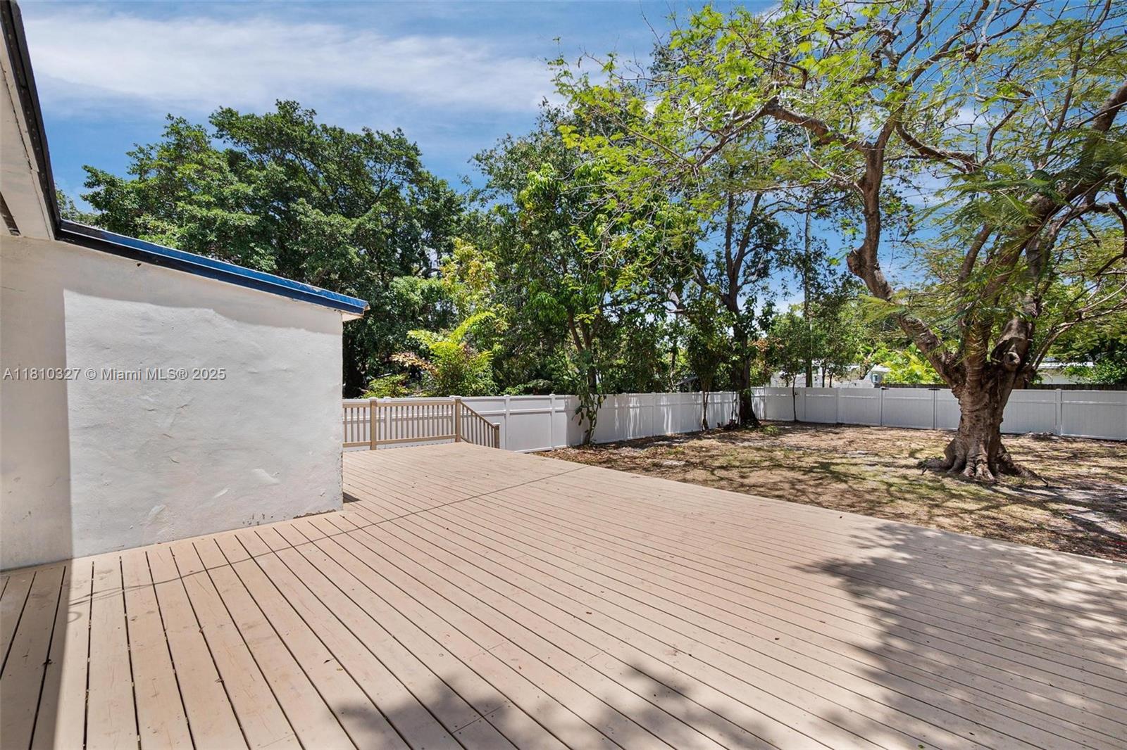 PALOMAR SUB - Residential Lease