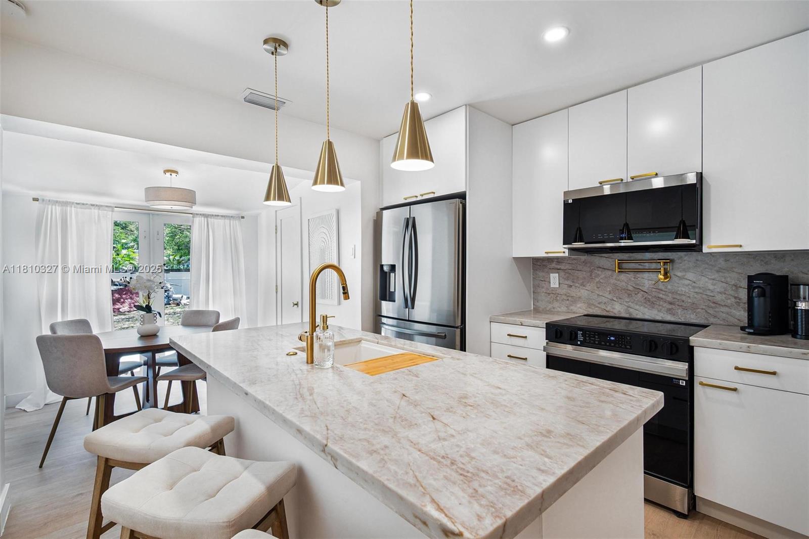 PALOMAR SUB - Residential Lease