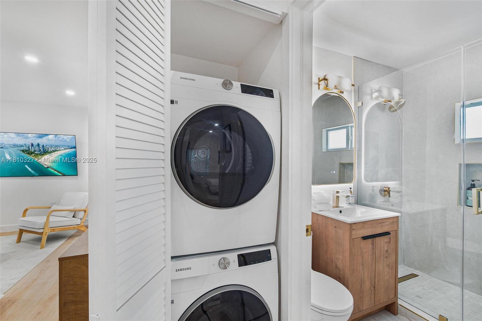 PALOMAR SUB - Residential Lease