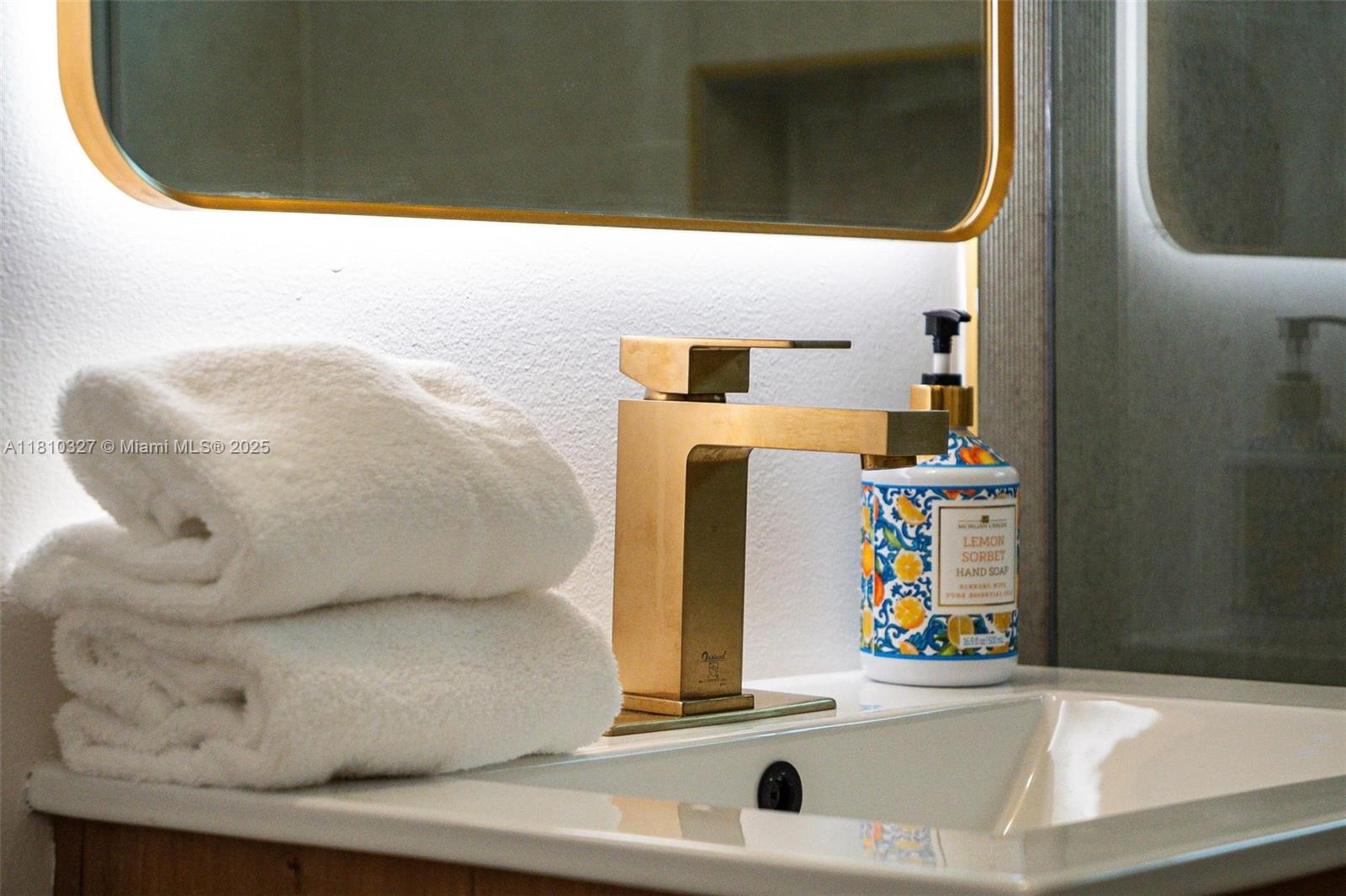 PALOMAR SUB - Residential Lease