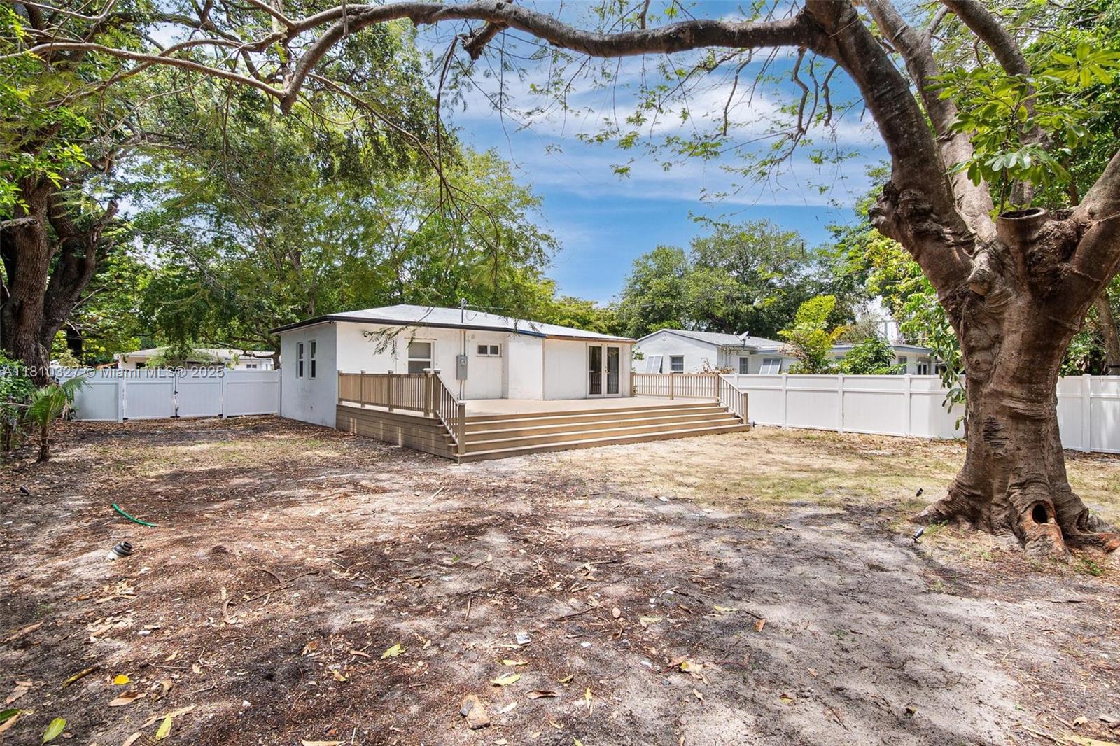 PALOMAR SUB - Residential Lease