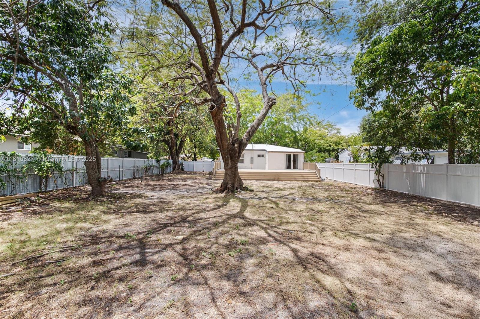 PALOMAR SUB - Residential Lease