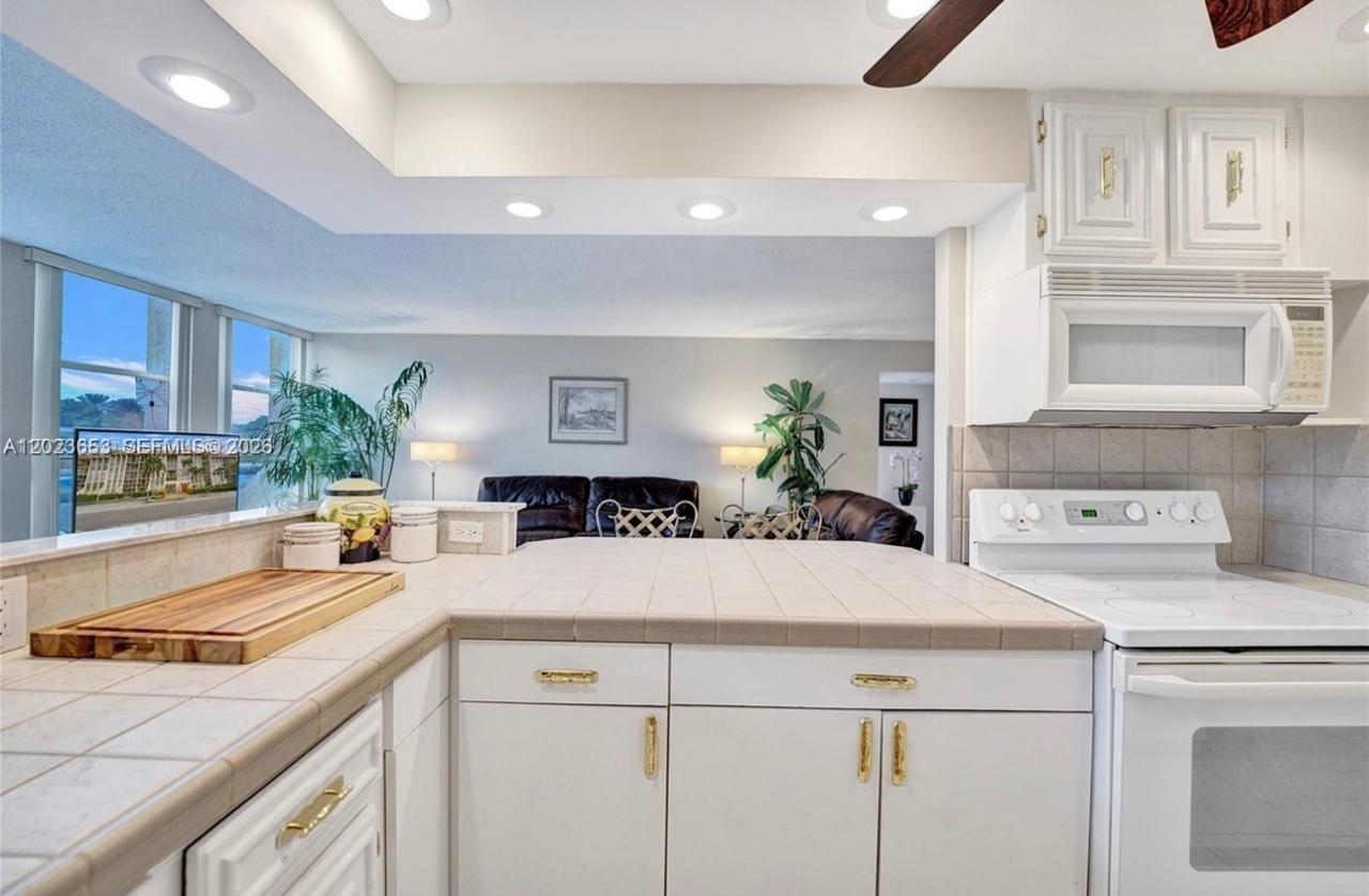 601 Three Islands Blv 205