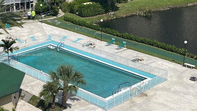 JADE WINDS GROUP - - Residential Lease