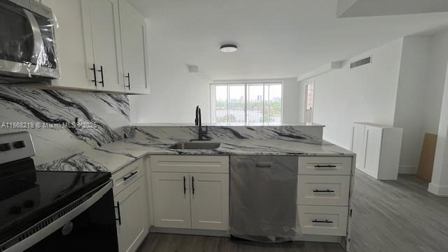 JADE WINDS GROUP - - Residential Lease