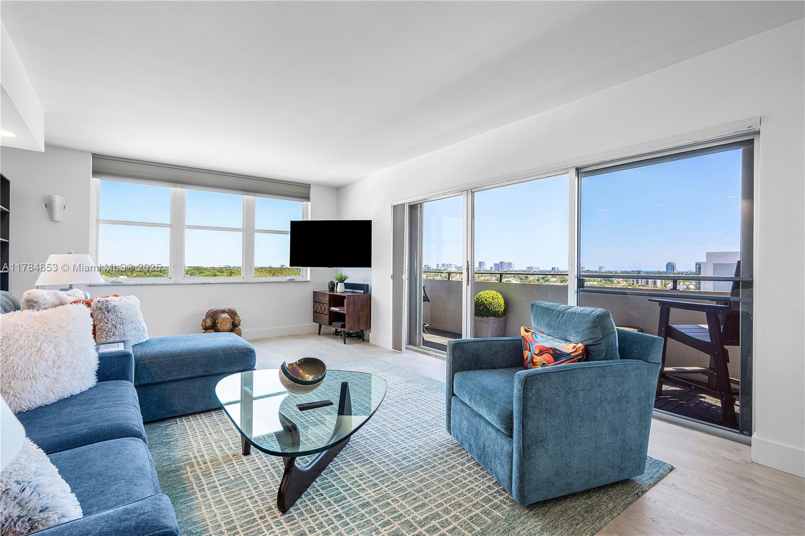 Property for Sale at 1625 Se 10th Ave 1002, Fort Lauderdale, Broward County, Florida - Bedrooms: 2 
Bathrooms: 2  - $375,000