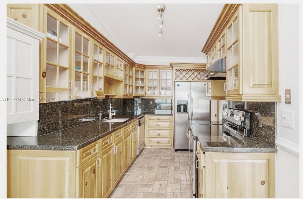 PALM CREST VILLAS CONDO - Residential Lease