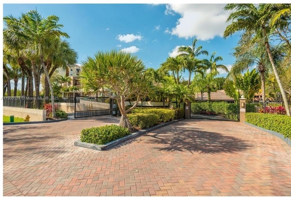 PALM CREST VILLAS CONDO - Residential Lease