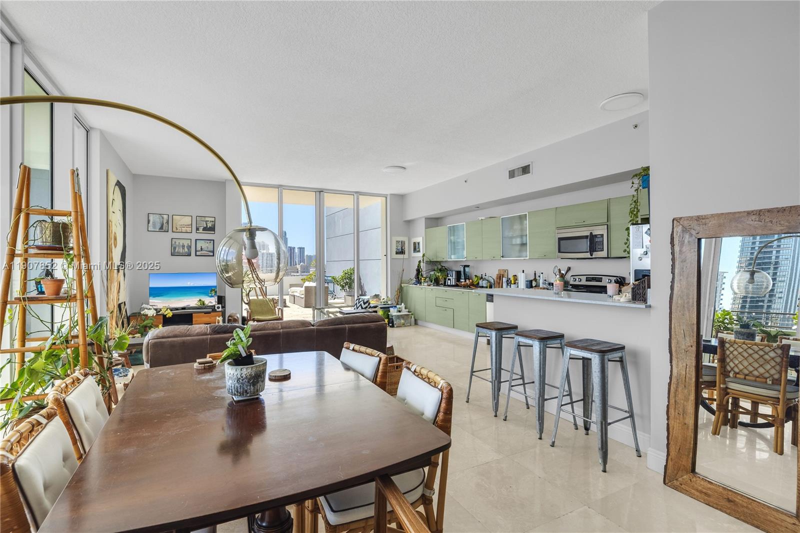 CITY 24 CONDO - Residential Lease