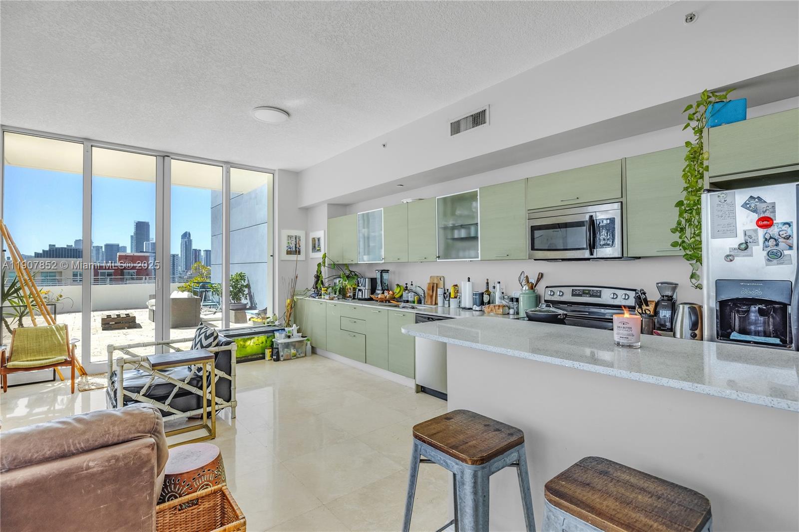 CITY 24 CONDO - Residential Lease