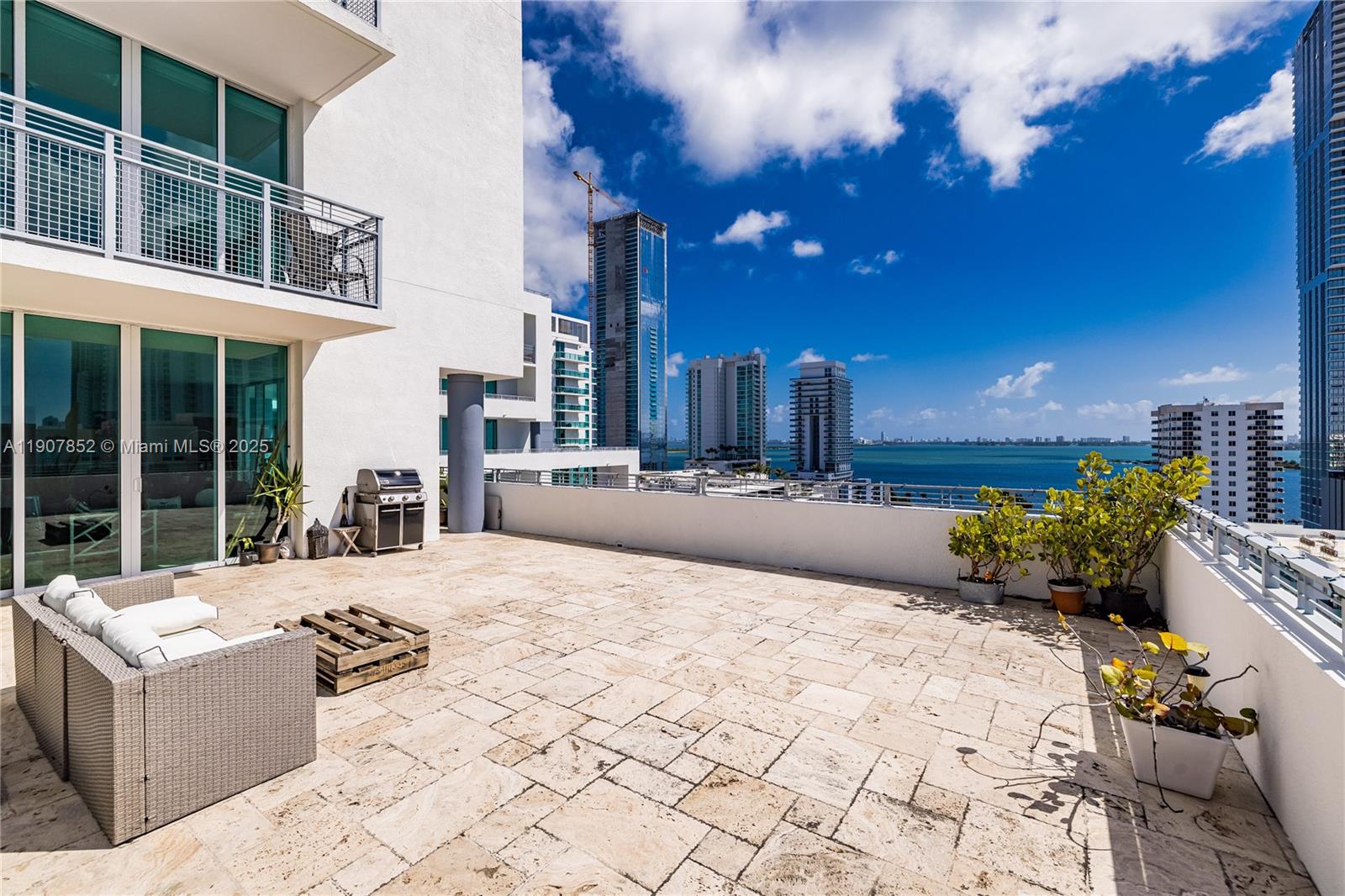 CITY 24 CONDO - Residential Lease