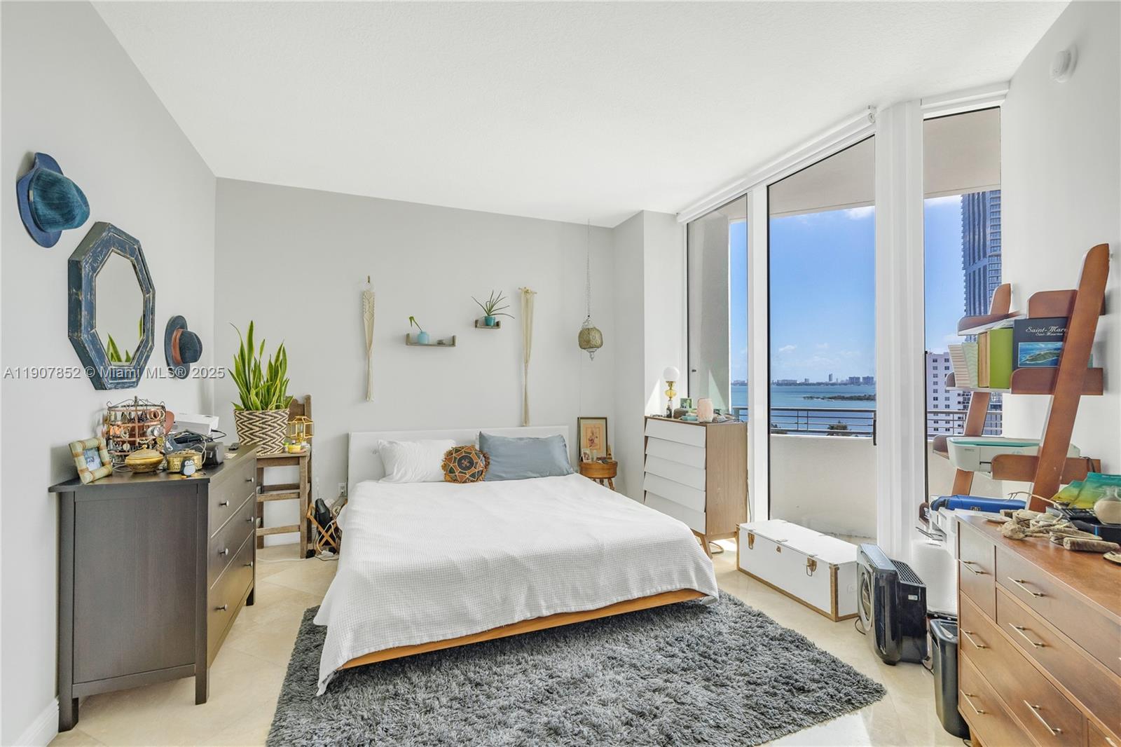 CITY 24 CONDO - Residential Lease