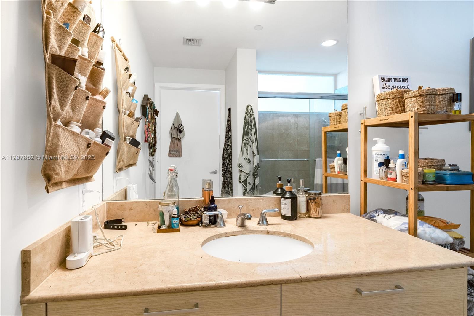 CITY 24 CONDO - Residential Lease