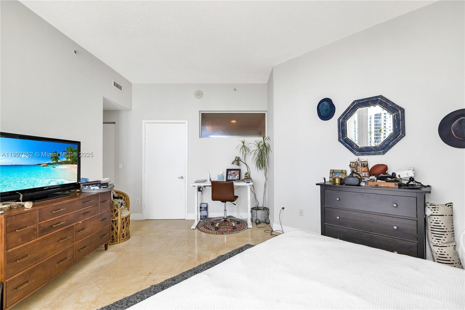 CITY 24 CONDO - Residential Lease