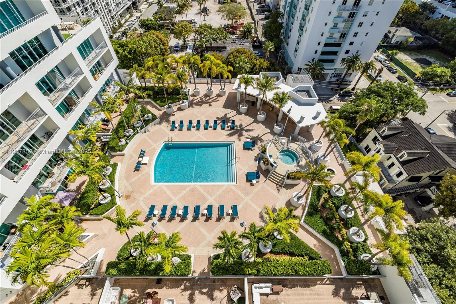 CITY 24 CONDO - Residential Lease