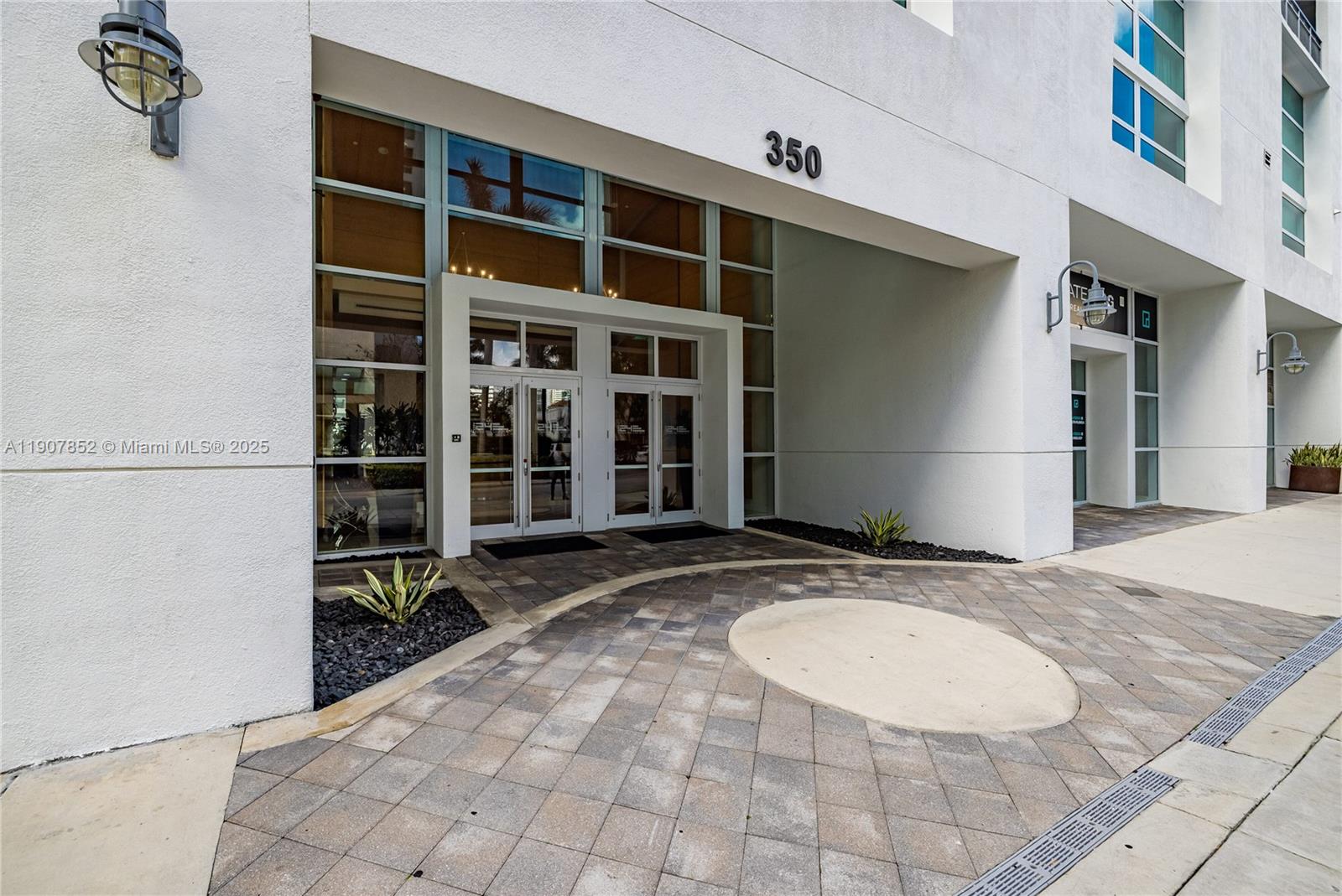 CITY 24 CONDO - Residential Lease