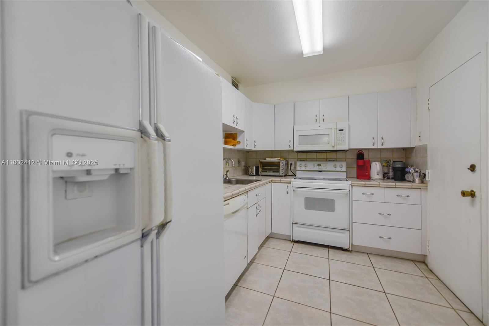 HEMISPHERES CONDO - Residential Lease