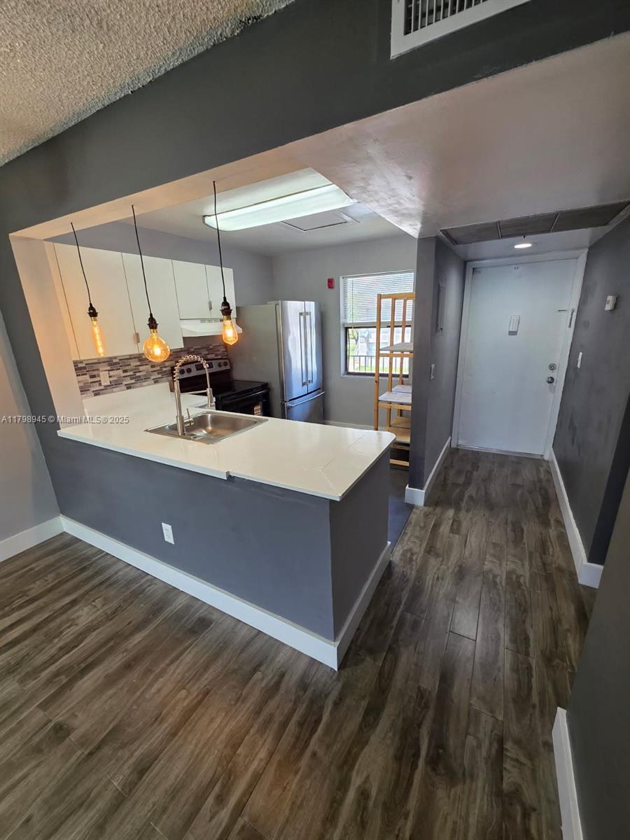 7670 Sw 152nd Ave 1-205, Miami, Broward County, Florida - 2 Bedrooms  
2 Bathrooms - 
