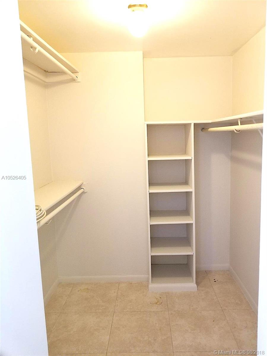 LA MER ESTATES WEST CONDO - Residential Lease