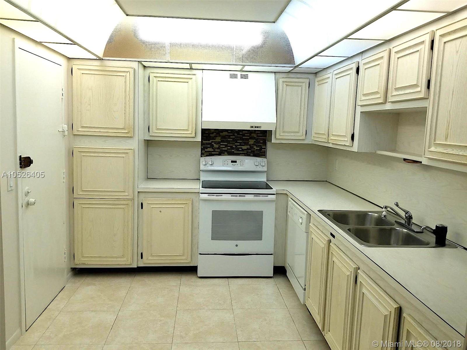 LA MER ESTATES WEST CONDO - Residential Lease