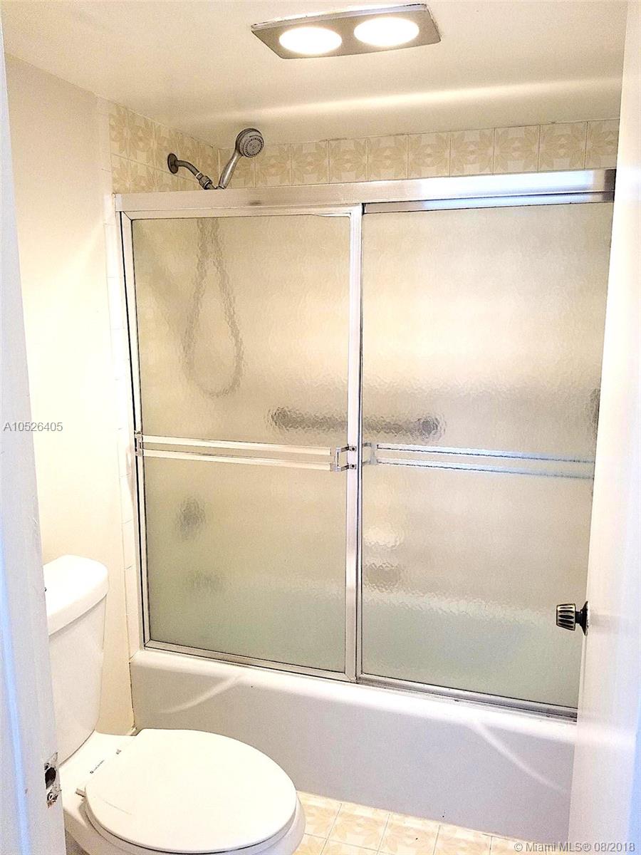 LA MER ESTATES WEST CONDO - Residential Lease