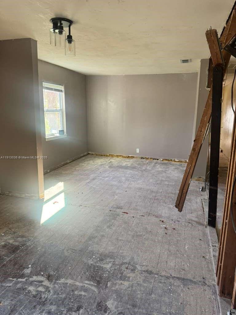 MAC JOHN - Residential