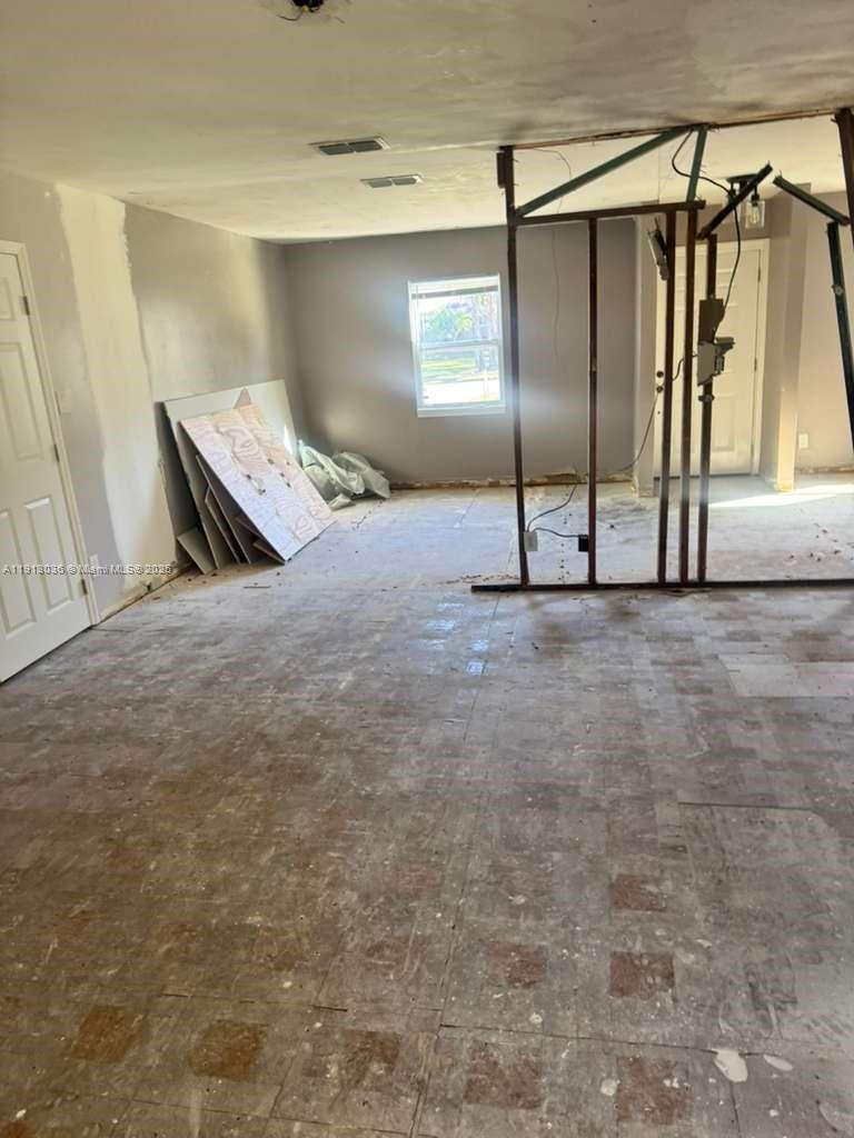 MAC JOHN - Residential