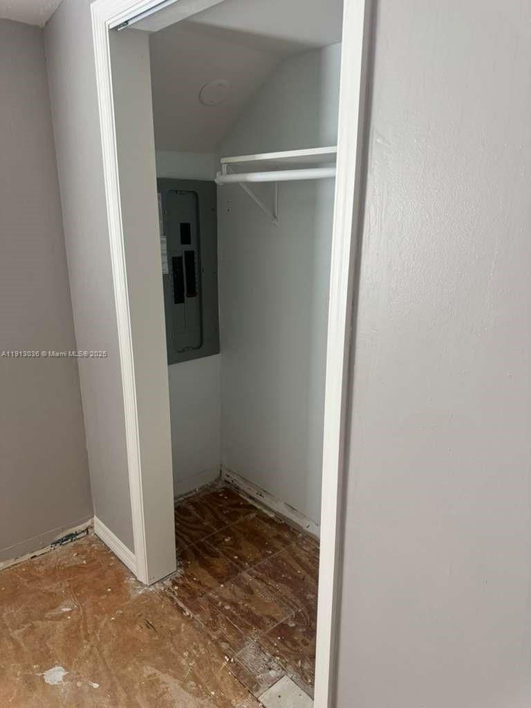 MAC JOHN - Residential